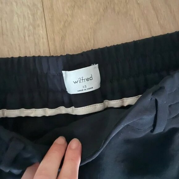 Original Effortless crop pants from Aritzia - no pleats, elastic waist - Picture 2 of 5